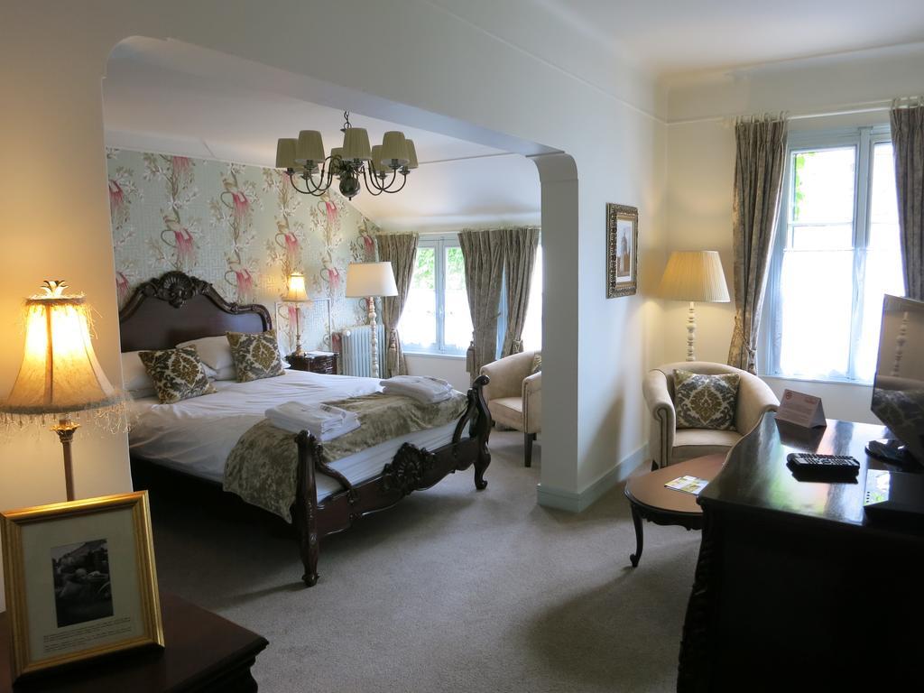 Logis Hotel De France La Chartre-sur-le-Loir Buitenkant foto