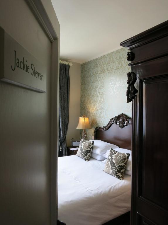 Logis Hotel De France La Chartre-sur-le-Loir Buitenkant foto
