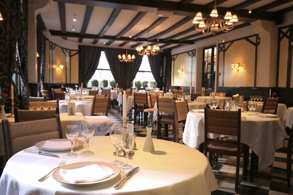 Logis Hotel De France La Chartre-sur-le-Loir Buitenkant foto