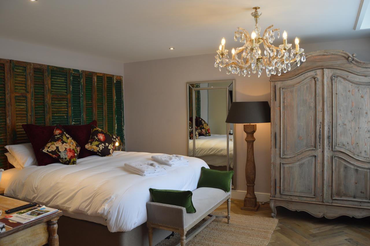 Logis Hotel De France La Chartre-sur-le-Loir Buitenkant foto